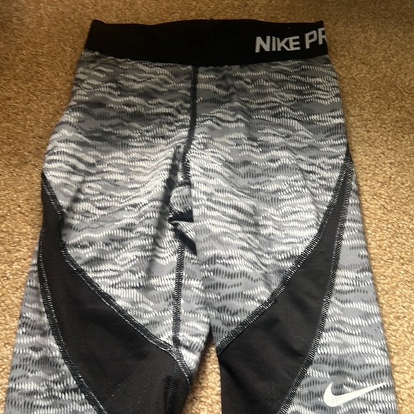 Nike pro 3/4 link pants - Picture 2 of 4